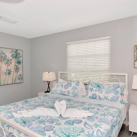 Walk To The Beach - Island Villa Siesta Key Exterior photo