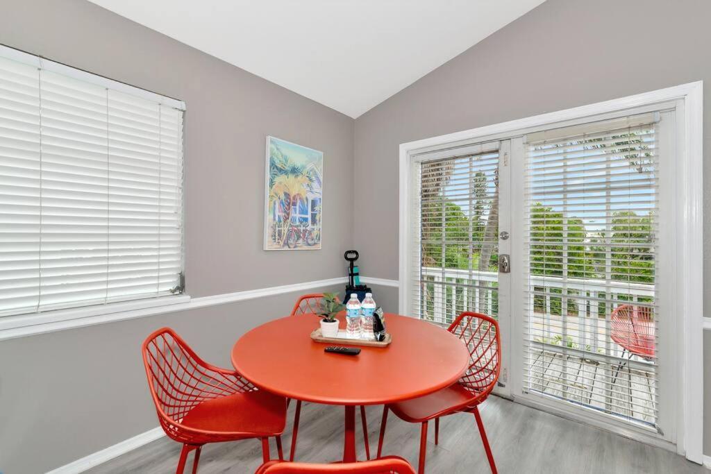 Walk To The Beach - Island Villa Siesta Key Exterior photo