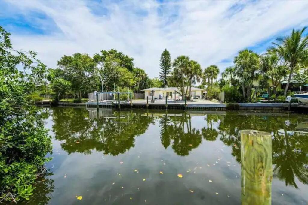 Walk To The Beach - Island Villa Siesta Key Exterior photo