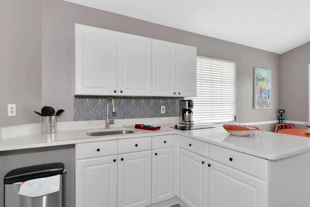 Walk To The Beach - Island Villa Siesta Key Exterior photo